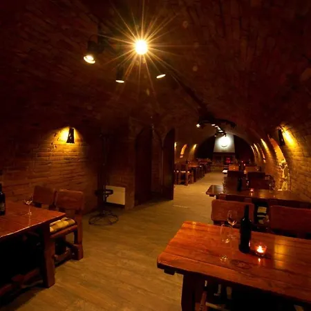 Cicina Penzion, Restaurace, Vinny Sklep