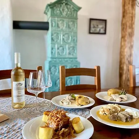 Cicina Penzion, Restaurace, Vinny Sklep