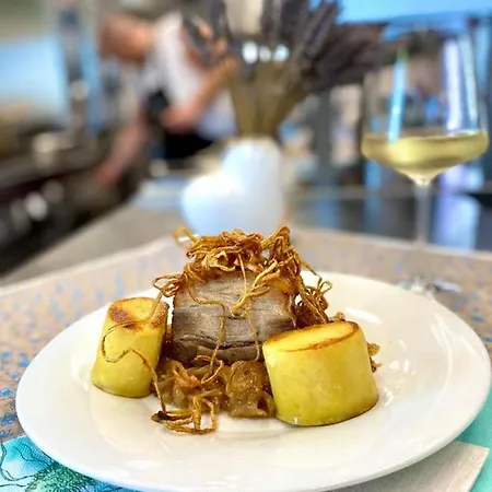 Cicina Penzion, Restaurace, Vinny Sklep Guest house Tvrdonice