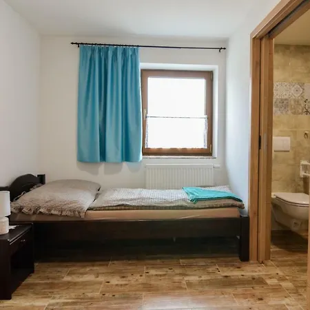 Guest house Cicina Penzion, Restaurace, Vinny Sklep Tvrdonice